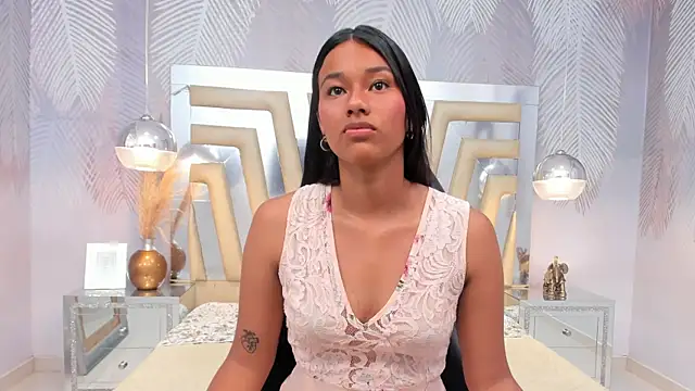 LIA SWAN  online show from 01.23.25