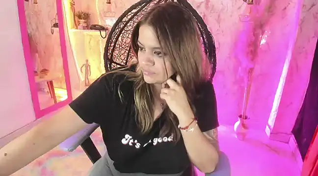 Snapshot of victoria__floyd chatting on 02.27.25 victoria floyd online show from 02.27.25