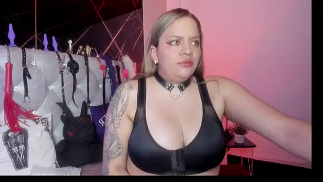 Snapshot of victoria__floyd chatting on 09.20.25 victoria floyd online show from 09.20.25