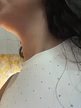 Snapshot of majdolin78 chatting on 10.31.25 majdolin78 online show from 10.31.25