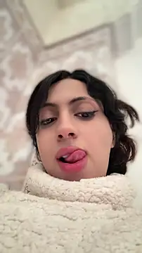 Snapshot of majdolin78 chatting on 04.14.26 majdolin78 online show from 04.14.26