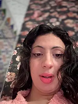 Snapshot of majdolin78 chatting on 04.15.26 majdolin78 online show from 04.15.26