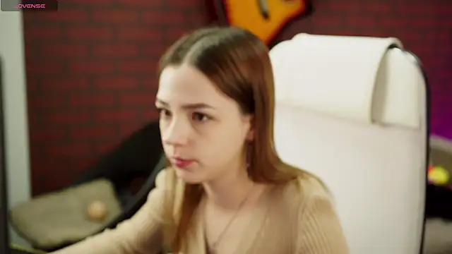 Snapshot of PamBeesly chatting on 01.22.25 PamBeesly online show from 01.22.25