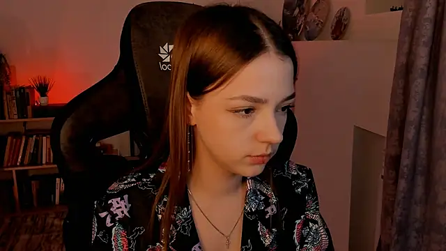 Snapshot of PamBeesly chatting on 01.25.25 PamBeesly online show from 01.25.25