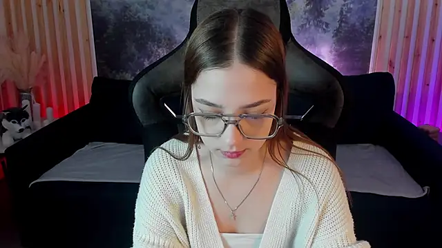 Snapshot of PamBeesly chatting on 01.29.25 PamBeesly online show from 01.29.25