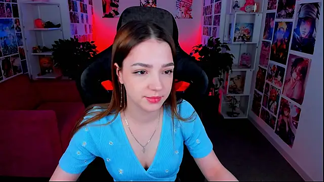 Snapshot of PamBeesly chatting on 02.05.25 PamBeesly online show from 02.05.25