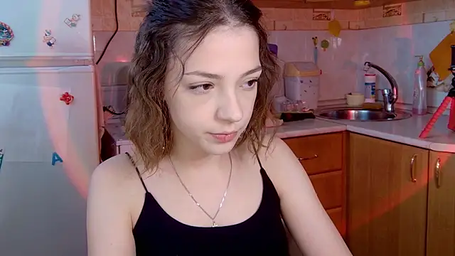 Snapshot of PamBeesly chatting on 02.08.26 PamBeesly online show from 02.08.26