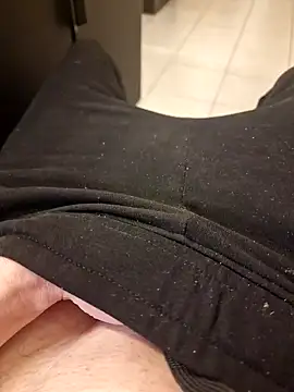 Snapshot of guilove5 chatting on 01.18.25 guilove5 online show from 01.18.25