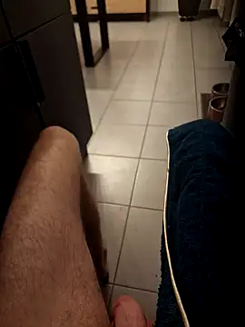 Snapshot of guilove5 chatting on 01.19.25 guilove5 online show from 01.19.25