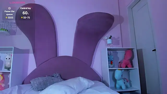 Snapshot of Zoe_Cheshire chatting on 03.17.25 Zoe Cheshire online show from 03.17.25