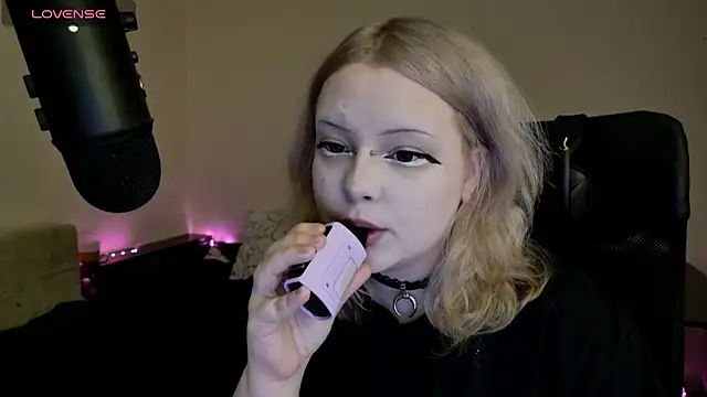 Electro doll online show from 03.15.25