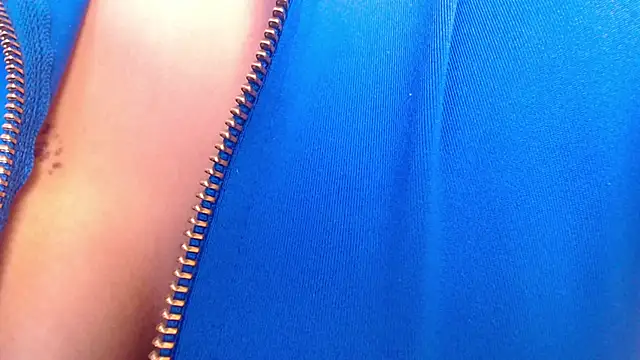 Snapshot of tinyy_whore18 chatting on 10.21.25 tinyy whore18 online show from 10.21.25