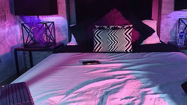 Snapshot of Bella_Smiith_ chatting on 02.10.25 Bella Smiith online show from 02.10.25