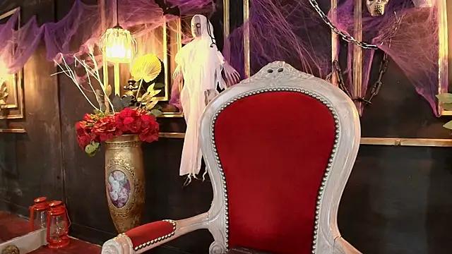 Snapshot of Bella_Smiith_ chatting on 10.29.25 Bella Smiith online show from 10.29.25