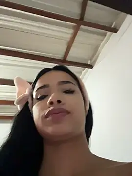 Snapshot of Bella_Smiith_ chatting on 11.06.25 Bella Smiith online show from 11.06.25