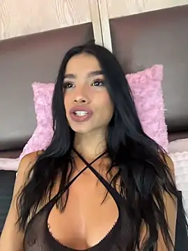 Snapshot of Bella_Smiith_ chatting on 11.10.25 Bella Smiith online show from 11.10.25