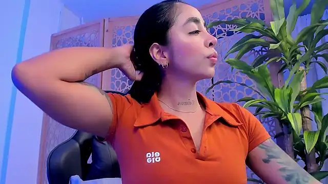 sophierooy22 online show from 01.28.25