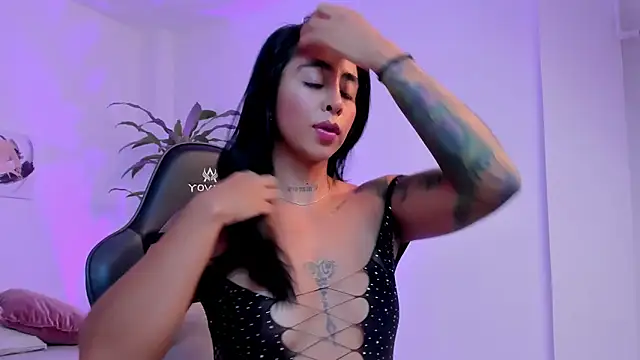 sophierooy22 online show from 02.17.25