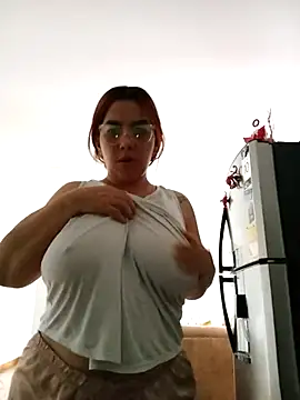 Snapshot of brithany_olson25 chatting on 02.08.25 brithany olson25 online show from 02.08.25