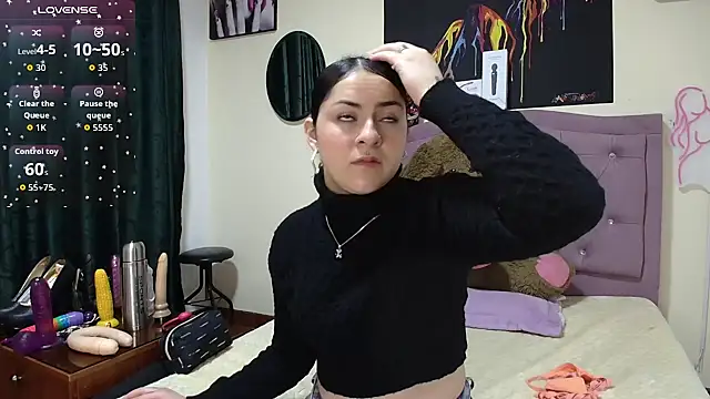 Emmie Hot online show from 10.14.25