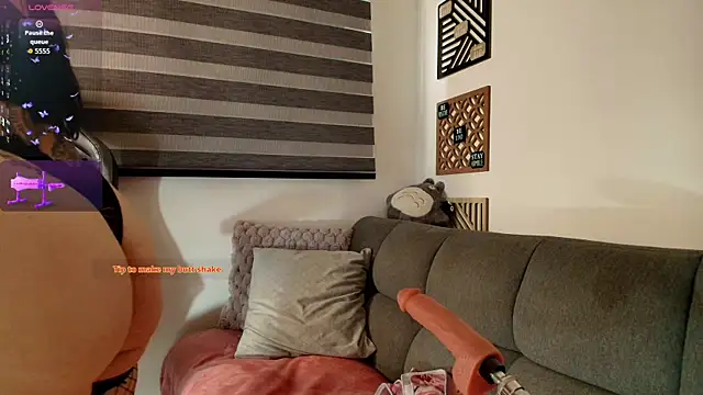 Snapshot of love_sharol_ chatting on 11.20.25 love sharol online show from 11.20.25