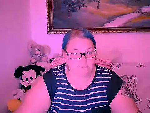 Snapshot of mayamayx chatting on 09.13.25 mayamayx online show from 09.13.25