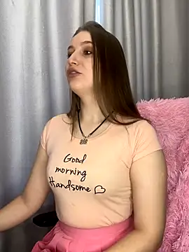 Snapshot of LillyFan-X chatting on 11.17.25 LillyFan-X online show from 11.17.25