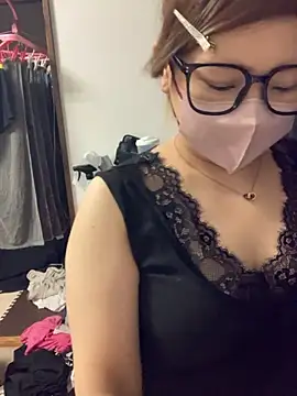 Snapshot of ran_xx_x chatting on 09.28.25 ran xx x online show from 09.28.25