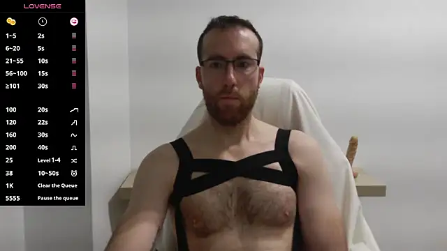 Snapshot of machohiberiko chatting on 02.10.25 machohiberiko online show from 02.10.25