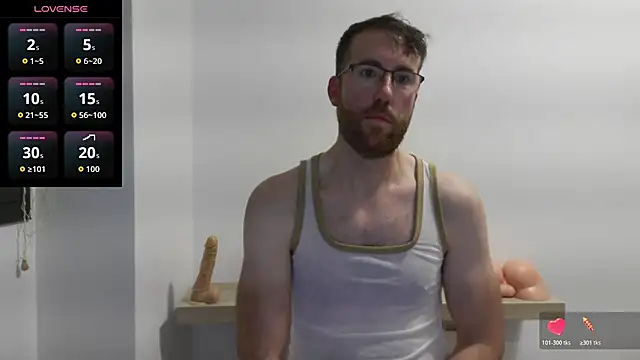 Snapshot of machohiberiko chatting on 11.23.25 machohiberiko online show from 11.23.25