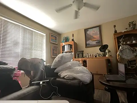 Snapshot of geld_88 chatting on 01.22.25 geld 88 online show from 01.22.25