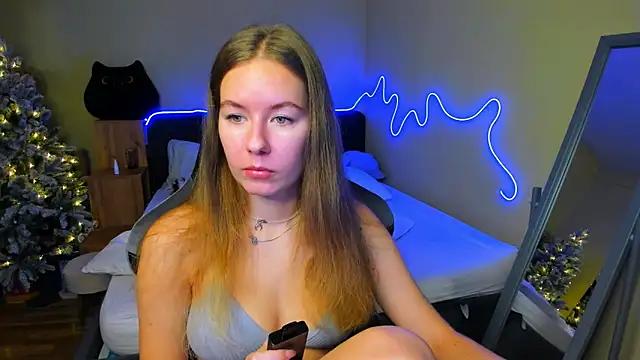 EmilyPaw online show from 12.16.25