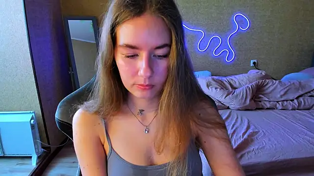 EmilyPaw online show from 04.15.26