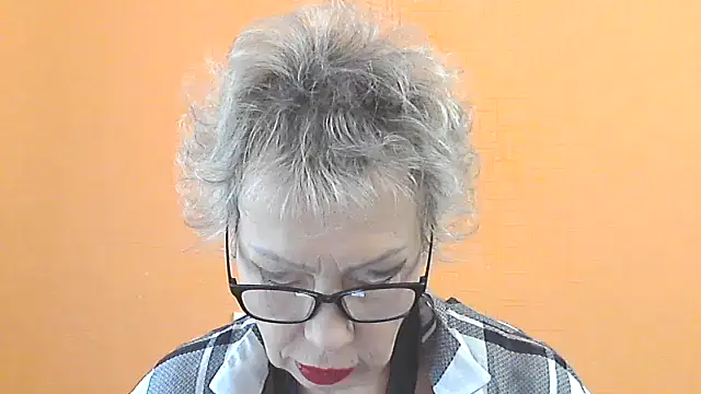 NessyJenixs online show from 10.05.25