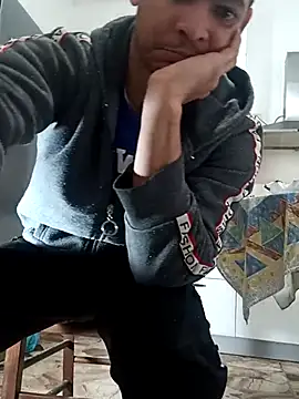 Snapshot of cingonduro chatting on 03.22.25 cingonduro online show from 03.22.25