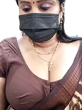 Snapshot of Queenflowerr chatting on 03.16.25 Queenflowerr online show from 03.16.25