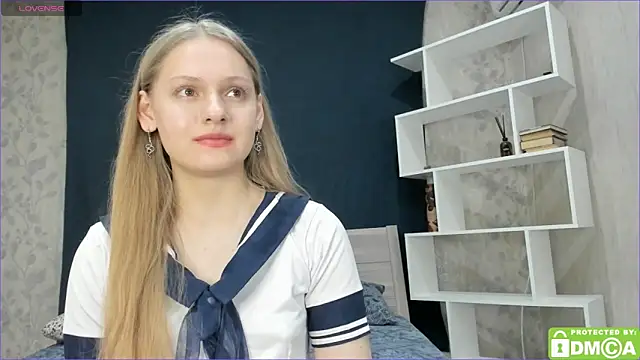 Snapshot of onelovelyalice chatting on 01.22.25 onelovelyalice online show from 01.22.25