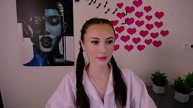 Nikonara Love online show from 01.23.25