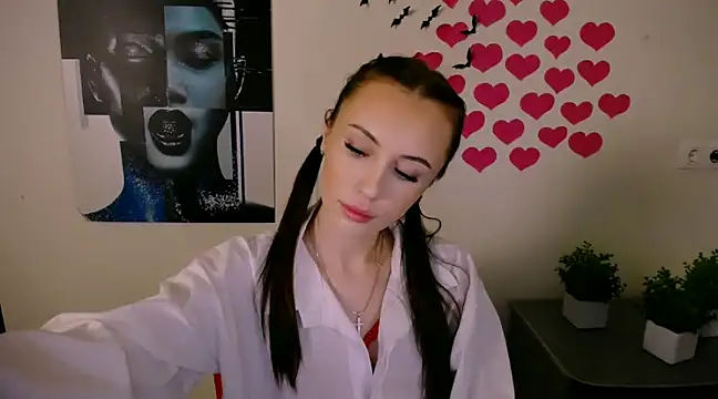 Nikonara Love online show from 01.23.25