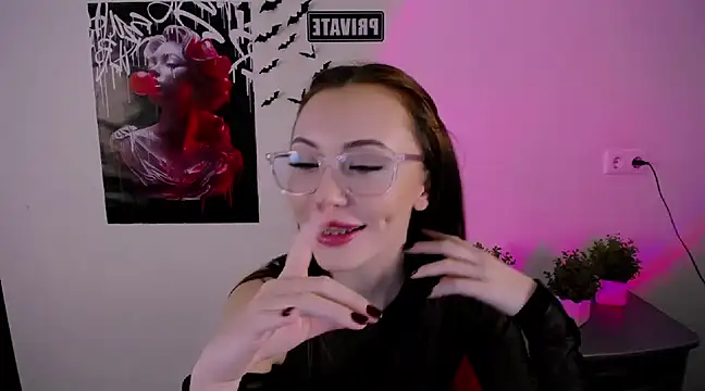 Nikonara Love online show from 03.08.25