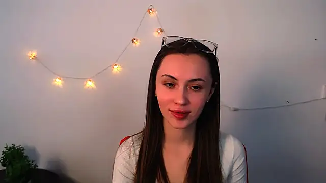 Nikonara Love online show from 04.20.26