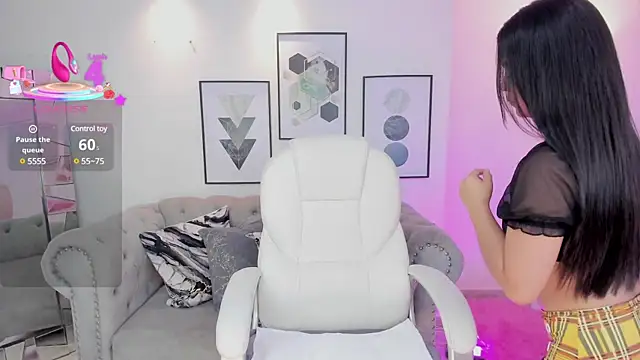 Snapshot of Layla_Breezee chatting on 03.21.25 Layla Breezee online show from 03.21.25