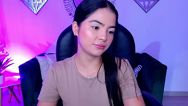 Layla Breezee online show from 05.06.26