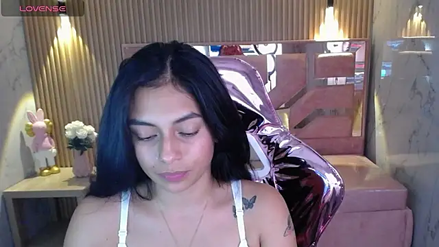 Snapshot of lilith_petit_sub chatting on 02.13.25 lilith petit sub online show from 02.13.25