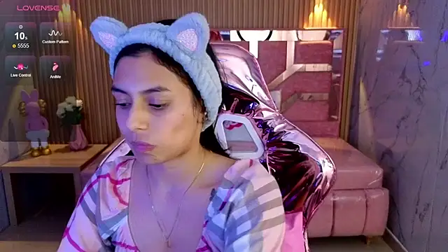 Snapshot of lilith_petit_sub chatting on 10.16.25 lilith petit sub online show from 10.16.25