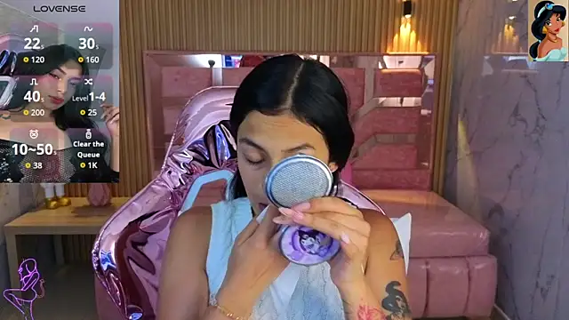 Snapshot of lilith_petit_sub chatting on 11.14.25 lilith petit sub online show from 11.14.25