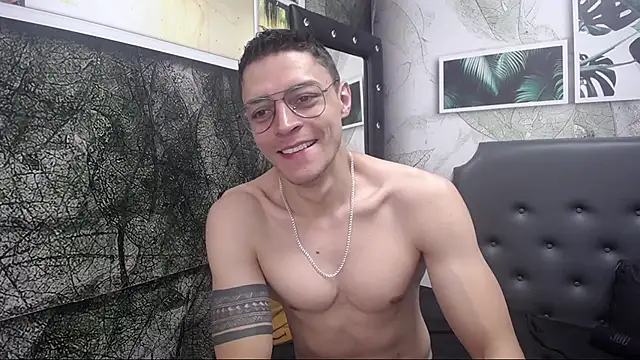 Snapshot of Frank_Millers chatting on 01.28.25 Frank Millers online show from 01.28.25