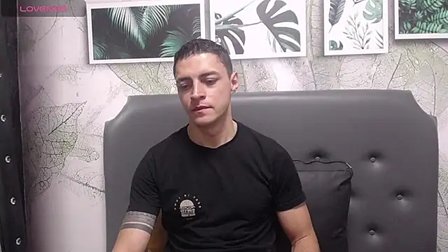 Snapshot of Frank_Millers chatting on 01.29.25 Frank Millers online show from 01.29.25