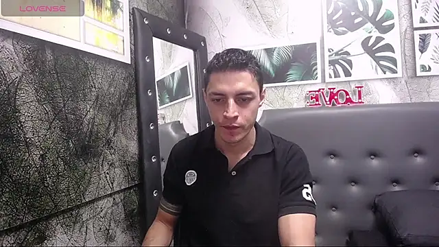 Snapshot of Frank_Millers chatting on 02.11.25 Frank Millers online show from 02.11.25