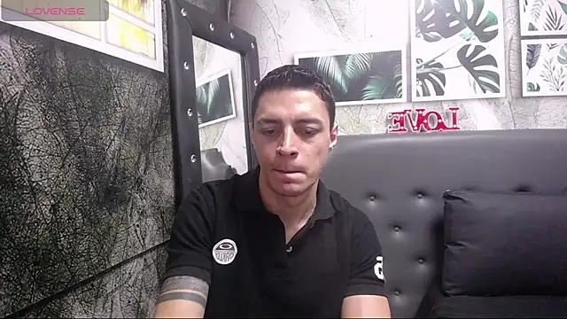 Snapshot of Frank_Millers chatting on 02.11.25 Frank Millers online show from 02.11.25